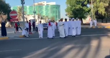 بدء توافد جماهير الإمارات والبحرين على ملعب افتتاح كأس آسيا 2019.. فيديو