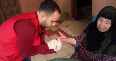 صور.. مبادرة 100 مليون صحة تنتقل لمنازل كبار السن والمرضى فى كفر الشيخ