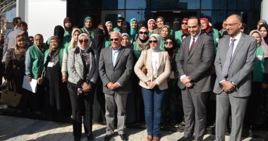 صور.. وزيرة الصحة تشيد بمبنى المجمع الإدارى للتأمين الصحى فى بورسعيد