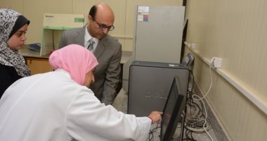 فيديو وصور.. نائب رئيس جامعة أسيوط يتفقد وحدات الأبحاث