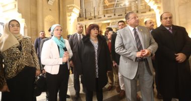 وزيرة الثقافة تتفقد مبنى دار الكتب والعرض المتحفى بصحبة قيادات الوزارة 