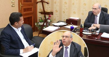 "النقل" تدرس الاستعانة بالقطاع الخاص فى السكة الحديد.. "المناشى" سيكون أول تطبيق لخدمة قطاع نقل البضائع بالقطارات بعد ازدواجه.. ودخول رجال الأعمال للمرفق لا يعنى خصخصته.. وميناء جاف من 6 أكتوبر للإسكندرية