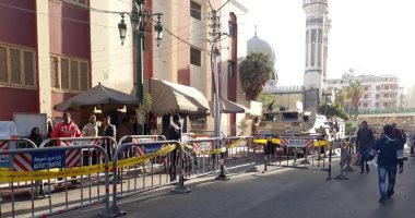 صور.. كردونات وبوابات إلكترونية لتأمين كنائس أسيوط خلال قداس عيد الميلاد 