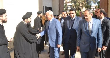 صور.. محافظ السويس والقيادات الأمنية والتنفيذية يهنئون الأقباط بعيد الميلاد