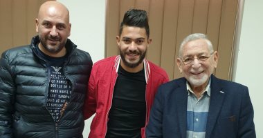 بعد إنجابه طفله من صديقه.. ريكى مارتن يصل حفل الجولدن جلوب الـ 76  