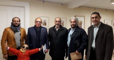 صور.. افتتاح معرض الفنان محسن علام بحضور نقيب التشكيليين