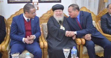 محافظ سوهاج ورئيس الجامعة يقدمان التهنئة بعيد الميلاد فى مطرانية مار جرجس