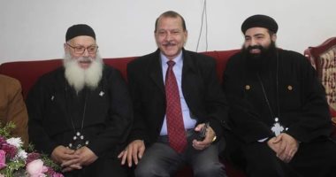 صور.. محافظ الشرقية يزور الكنائس لتقديم التهنئة بعيد الميلاد