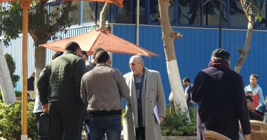 عدلى القيعى يتابع مران الأهلي بعد انتظام حسين الشحات