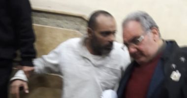جنايات القاهرة تحيل نجل الفنان المرسى أبو العباس للمفتى لقتله زوجته وطفلتيه