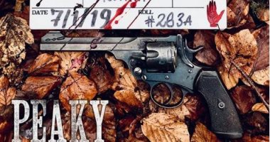 مسدس ملطخ بالدماء.. شعار الموسم الخامس من Peaky Blinders