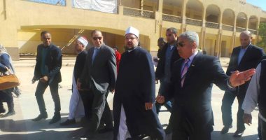 وزير الأوقاف يوجه بسرعة أعمال التطوير بمشروع خان أسوان