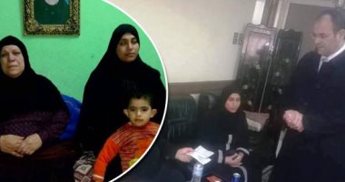 صور.. تفاصيل صرف أول قيمة شهادة أمان لأسرة عامل متوفى فى الشرقية.. "فتحى" راح ضحية حادث أليم وأسرته تصرف تعويضا 50 ألف جنيه قيمة الشهادة و3000 للجنازة.. وزوجته: اشتراها قبل وفاته ولم أتوقع أن كلام الحكومة حقيقى