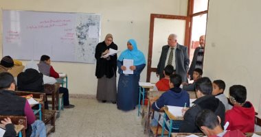 صور .. احالة مدير مدرسة بالبحيرة إلى التحقيق لعدم التزامه بشروط إجراء الامتحانات