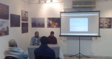 صور.. عرض فيلم " أخضر يابس" بنادي السينما  