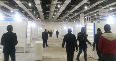 فى آخر أيام التجهيز لمعرض الكتاب.. ناشرون: مركز مصر للمعارض حاجة تفرح