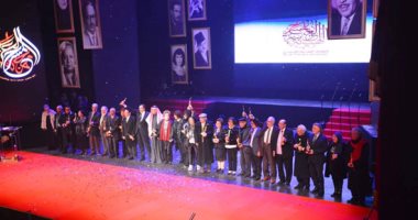 وزيرة الثقافة ونجوم المسرح فى افتتاح مهرجان المسرح العربى
