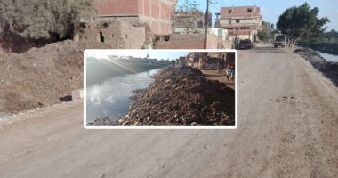 صور.. "حياة كريمة" تطرق أبواب قرية كفر شبين.. المعاناة تتواصل من نقص الخدمات الصحية والتعليم.. الطرق والمدارس متهالكة.. ومزلقان الموت يحصد الأرواح ويسبب زحاما مروريا.. ومطالب بتغطية المصرف ونقل سوق الخضروات