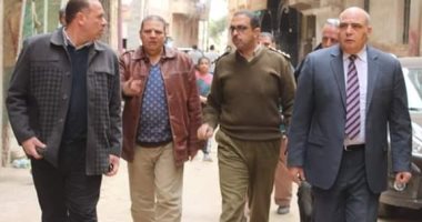 صور.. رئيس مدينة زفتى يشارك فى حملة لإزالة الأبراج المخالفة