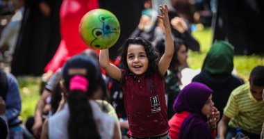 صورة اليوم.. الفرحة فى عيون الأطفال بالدنيا