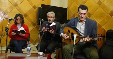 خلال مناقشة رواية الشمندر.. خالد الخميسى: البطل رأى العالم مجرد لوحات تشكيلية