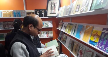 شاهد.. الهنود فى جناح هيئة الكتاب المصرى بـ معرض دلهى