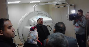 وزير الأوقاف يتفقد وحدة المسح الذرى بمستشفى الدعاة