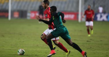 فيديو.. الشناوى يتصدى لأول تسديدة خطرة لفيتا كلوب