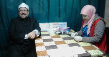 صور.. وزير الأوقاف يجرى تحاليل فيروس سى خلال زيارته لمستشفى الدعاة