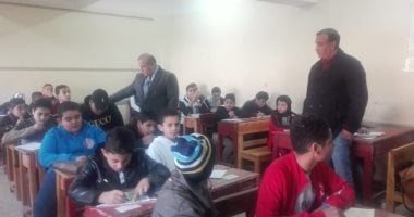 صور.. وكيل تعليم الدقهلية يتفقد لجان امتحانات الإعدادية