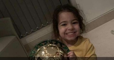 شاهد .. "مكة محمد صلاح" تضع المكياج فى حفل زفاف