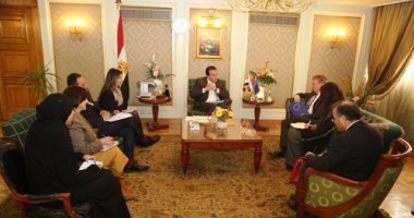 وزير التعليم العالى يبحث تنظيم 6 مؤتمرات علمية بمشاركة خبراء بالاتحاد الأوروبى