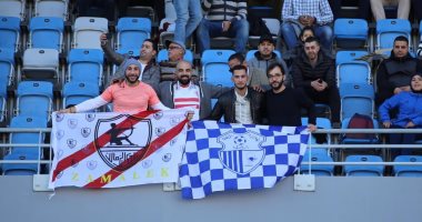 صورة.. جماهير الزمالك وطنجة "إيد واحدة" فى ملعب ابن بطوطة