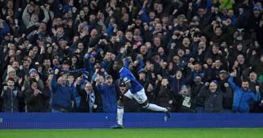 إيفرتون يرتقى للمركز العاشر بجدول الدوري الإنجليزي بفوز صعب على بورنموث