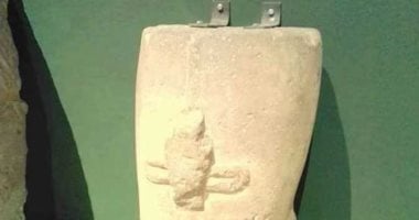 س وج.. كل ما تريد معرفته عن حقيقة تثبيت تمثال أثرى بمسمار فى متحف سوهاج؟