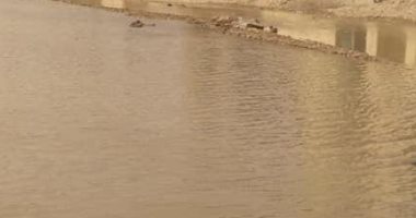 ماسورة مياه مكسورة تغرق المنطقة السابعة فى 6 أكتوبر