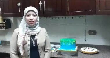 صور.. "سامية وسوسن" شقيقتان رفضتا البطالة وعملتا فى الحلويات والمشغولات اليدوية