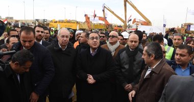 رئيس الوزراء يدشن بدء العمل فى منطقة النهر الأخضر بالعاصمة الإدارية الجديدة