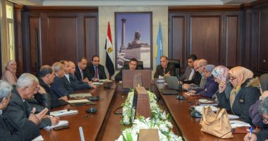 محافظ الإسكندرية يشدد على إنهاء مشاكل تجمع المياه اثناء النوات