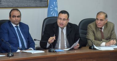 محافظ الإسكندرية يعقد اللقاء الدورى للمواطنين ويستمع إلى شكواهم