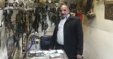 ساعاتى ببنى سويف: كنت بصلح العطل بنصف جنيه والمهنة تراجعت بعد ظهور المحمول