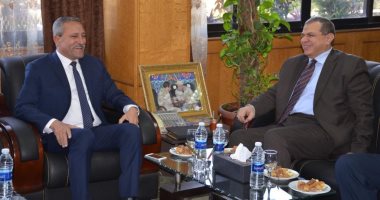 صور.. محافظ الإسماعيلية يستقبل وزير القوى العاملة لافتتاح ملتقى تشغيل الشباب