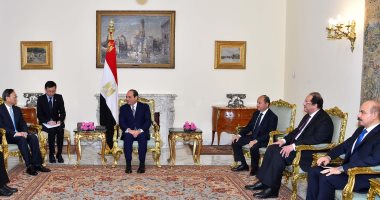 السيسى يتسلم دعوة الرئيس الصينى للمشاركة فى قمة منتدى "الحزام والطريق للتعاون الدولى".. الرئيس خلال استقباله مبعوث "شي جين بينج": نتطلع لتحقيق المزيد من معدلات الاستثمارات المباشرة للصين فى مصر
