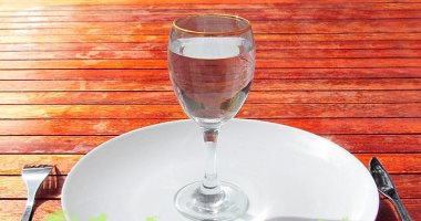 كوب من الماء الدافئ أفضل طريقة لتخليص جسمك من هذه الأمراض 