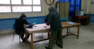 صور.. تزايد الاقبال على لجان الانتخابات التكميلية بزفتى قبل غلق باب التصويت