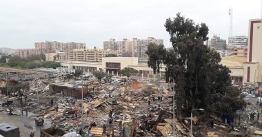 صور.. إزالة 229 كشك بجوار محطة سكة حديد بورسعيد