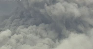 صور.. ثوران بركان فى جنوب اليابان ينفث حمم بركانية وغازات شديدة الحرارة