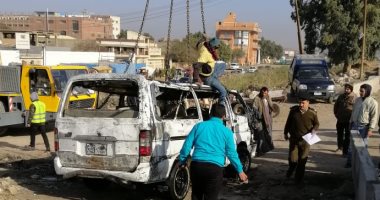 النيابة العامة بشبرا الخيمة تعاين موقع انقلاب سيارة وتطلب تحريات المباحث