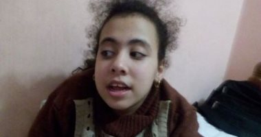 قارئ يناشد المسؤلين بعلاج ابنته على نفقة الدولة ويطالب بمعاش معاقين