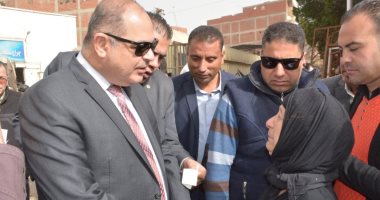 صور.. محافظ الغربية يتابع تسليم شقة فى مساكن الإيواء العاجل لسيدة مسنة